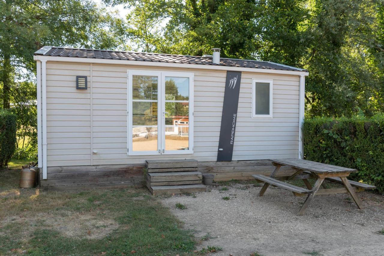 Camping Du Sevron Saint-Etienne-du-Bois  Екстер'єр фото