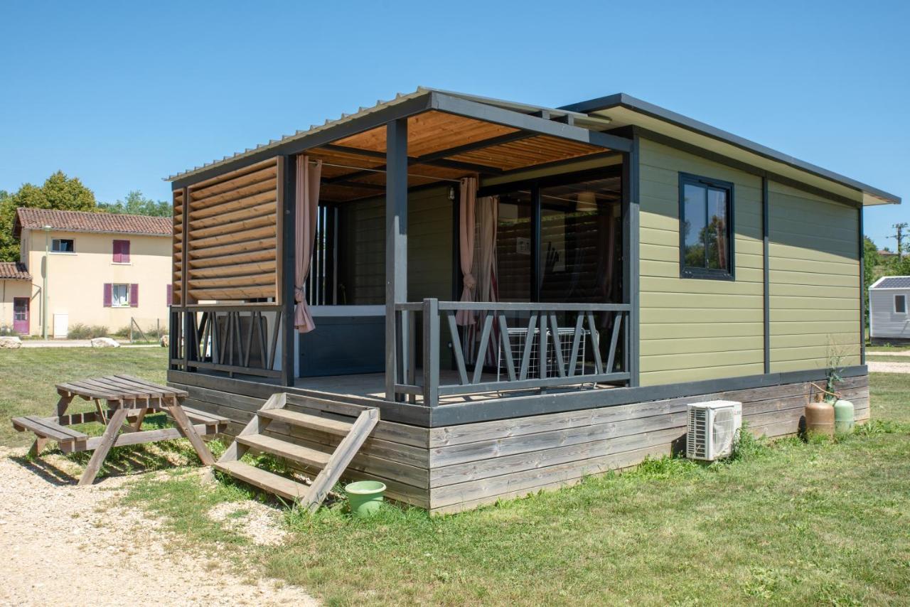 Camping Du Sevron Saint-Etienne-du-Bois  Екстер'єр фото