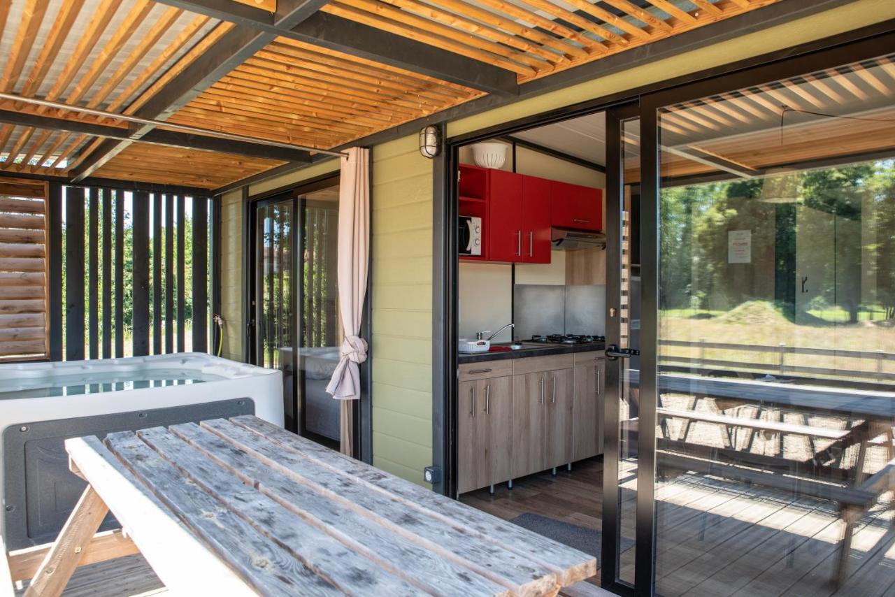 Camping Du Sevron Saint-Etienne-du-Bois  Екстер'єр фото